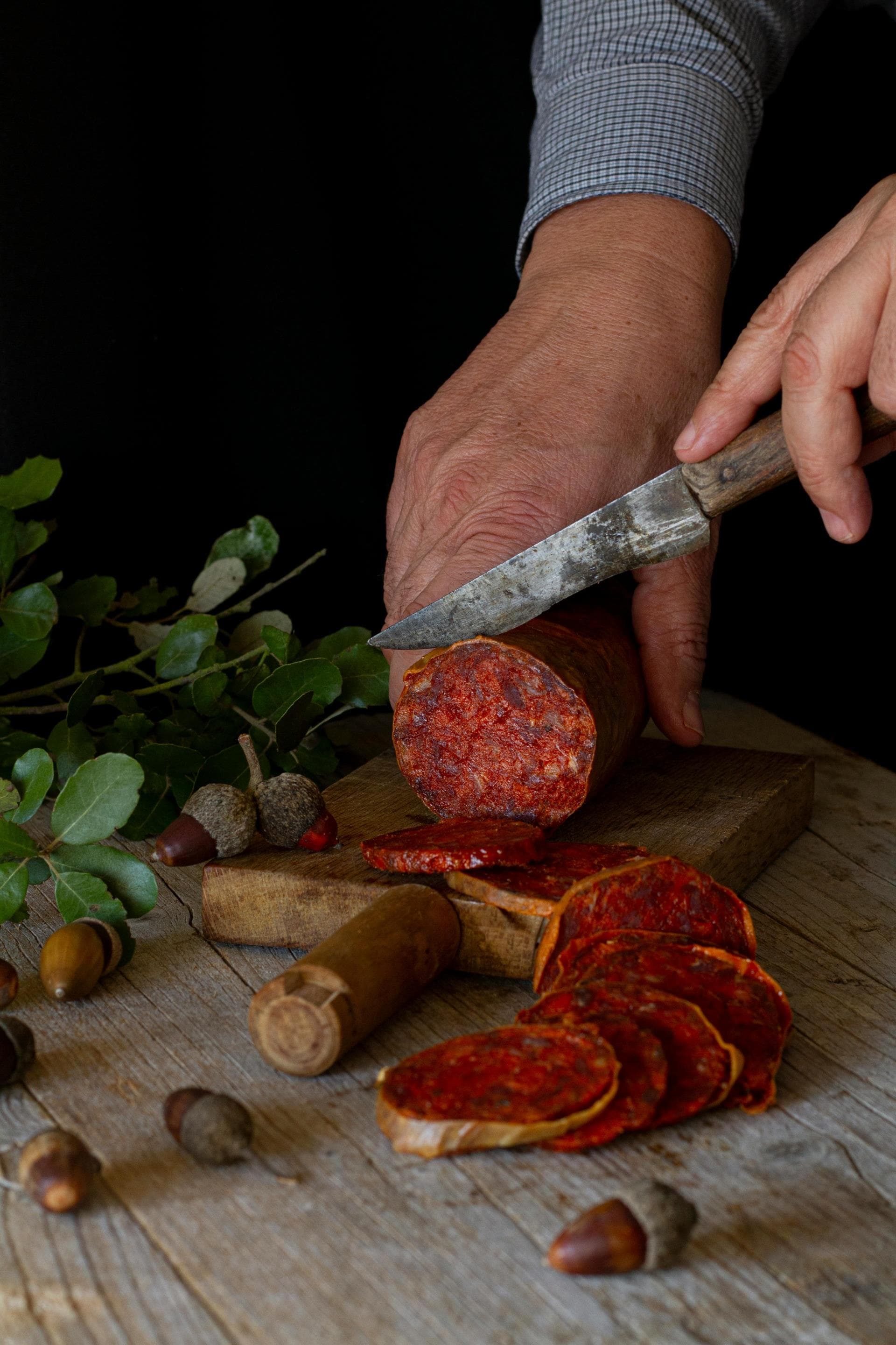 Cortando chorizo